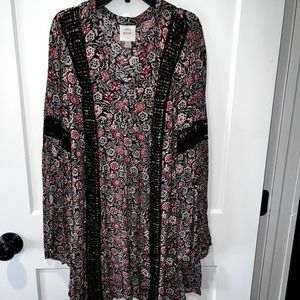 Knox Rose Floral Dress with Black Accents